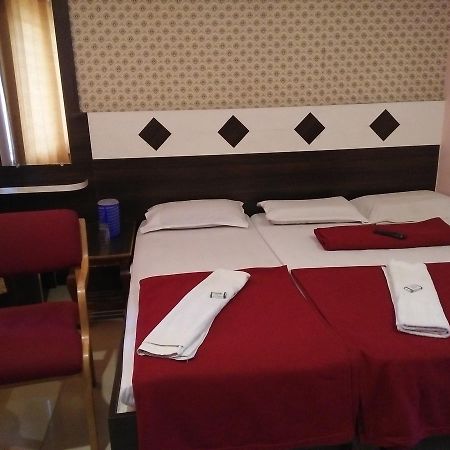 Hotel Sangeeth Lodging Maisur Dış mekan fotoğraf