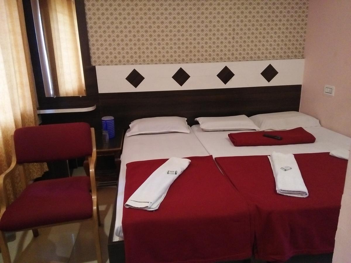 Hotel Sangeeth Lodging Maisur Dış mekan fotoğraf