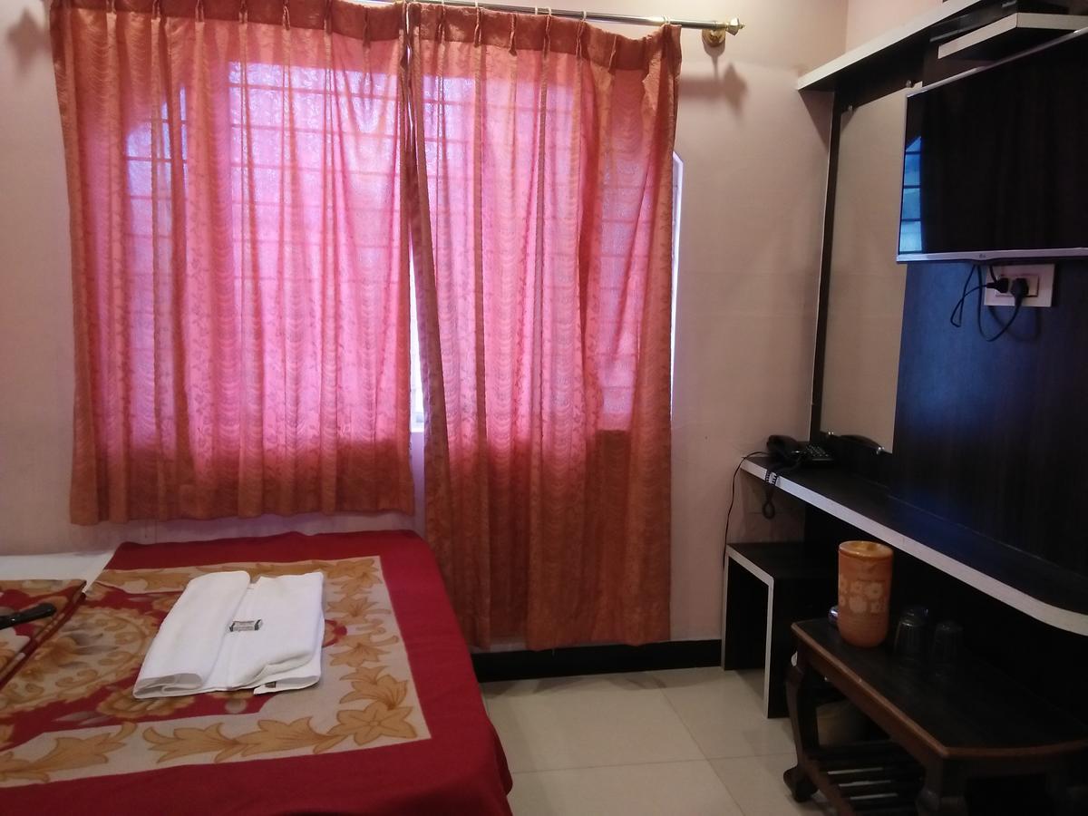 Hotel Sangeeth Lodging Maisur Dış mekan fotoğraf
