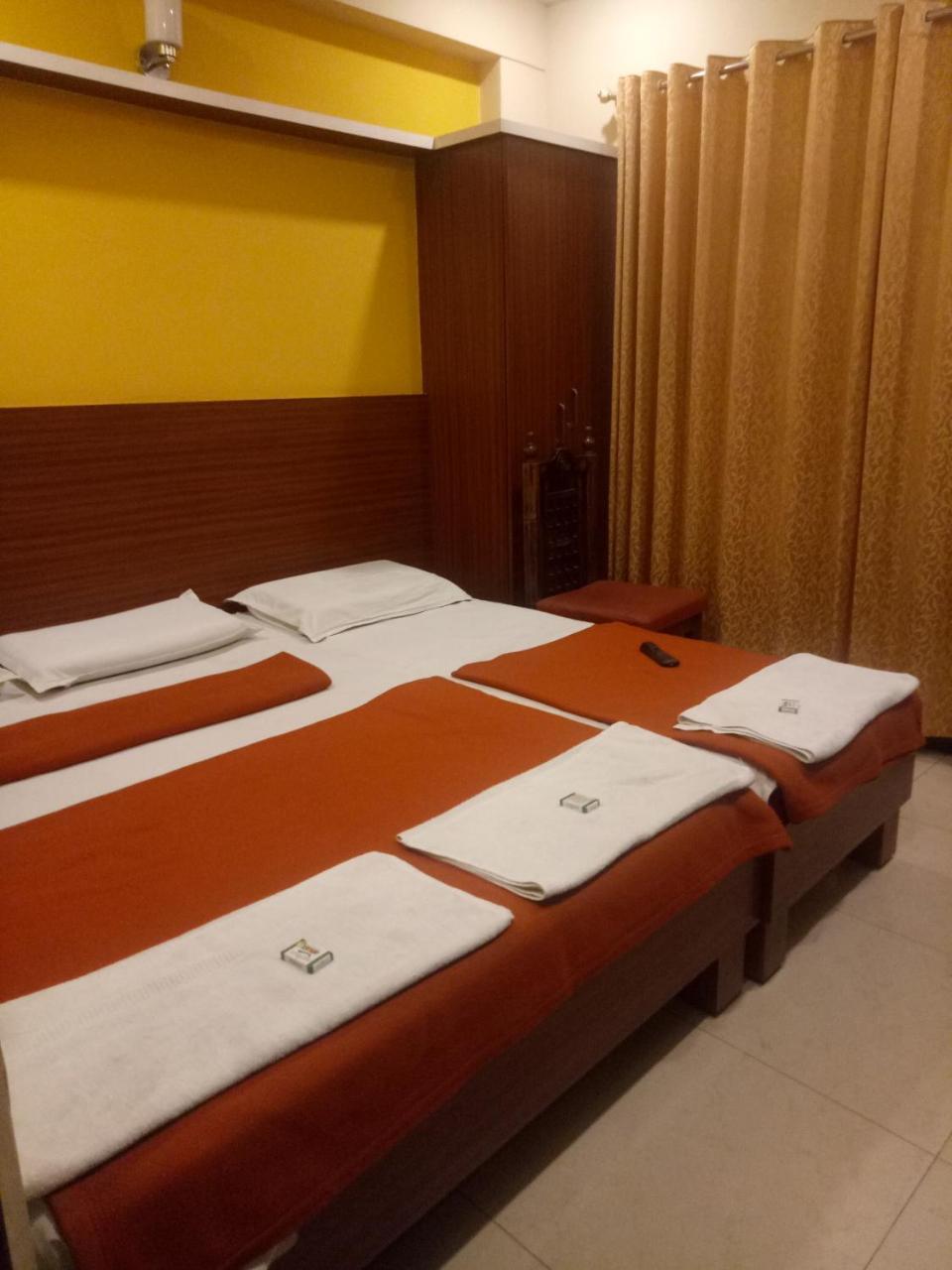 Hotel Sangeeth Lodging Maisur Dış mekan fotoğraf