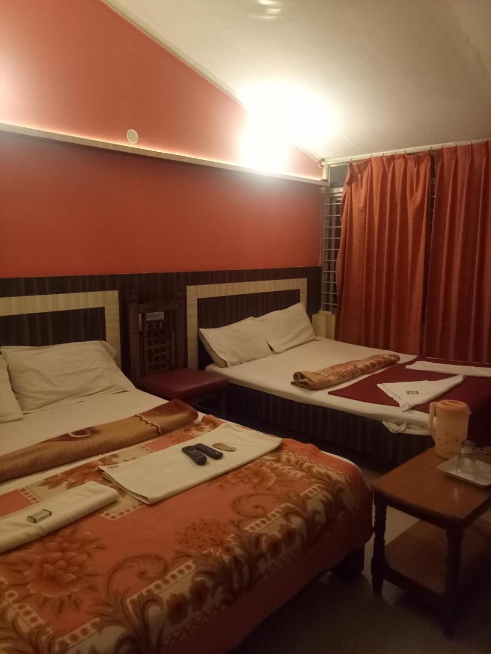 Hotel Sangeeth Lodging Maisur Dış mekan fotoğraf