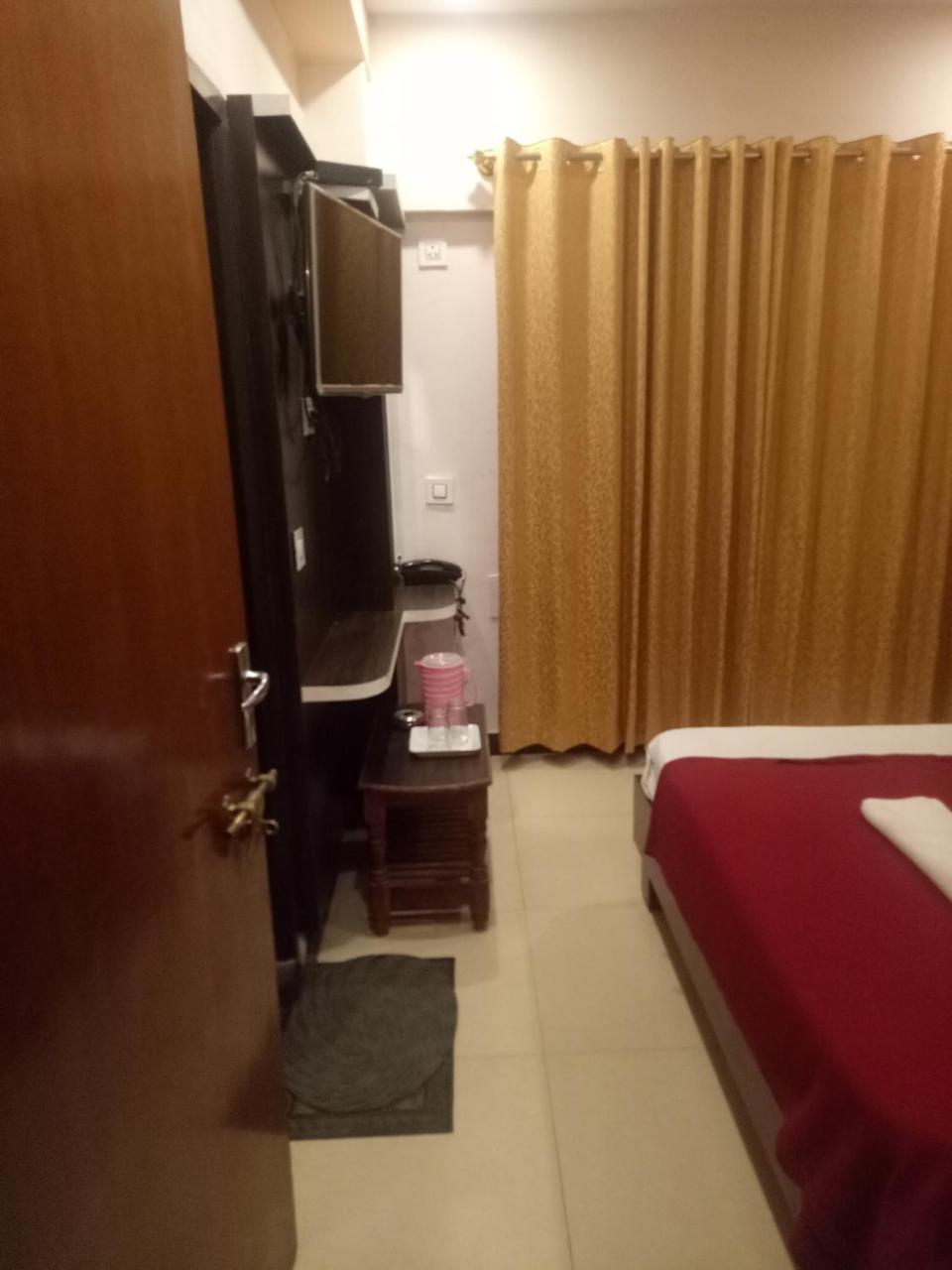 Hotel Sangeeth Lodging Maisur Dış mekan fotoğraf