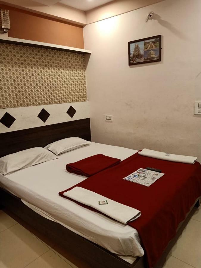 Hotel Sangeeth Lodging Maisur Dış mekan fotoğraf